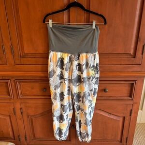 lululemon athletica Gray and Multicolor Yoga Pants